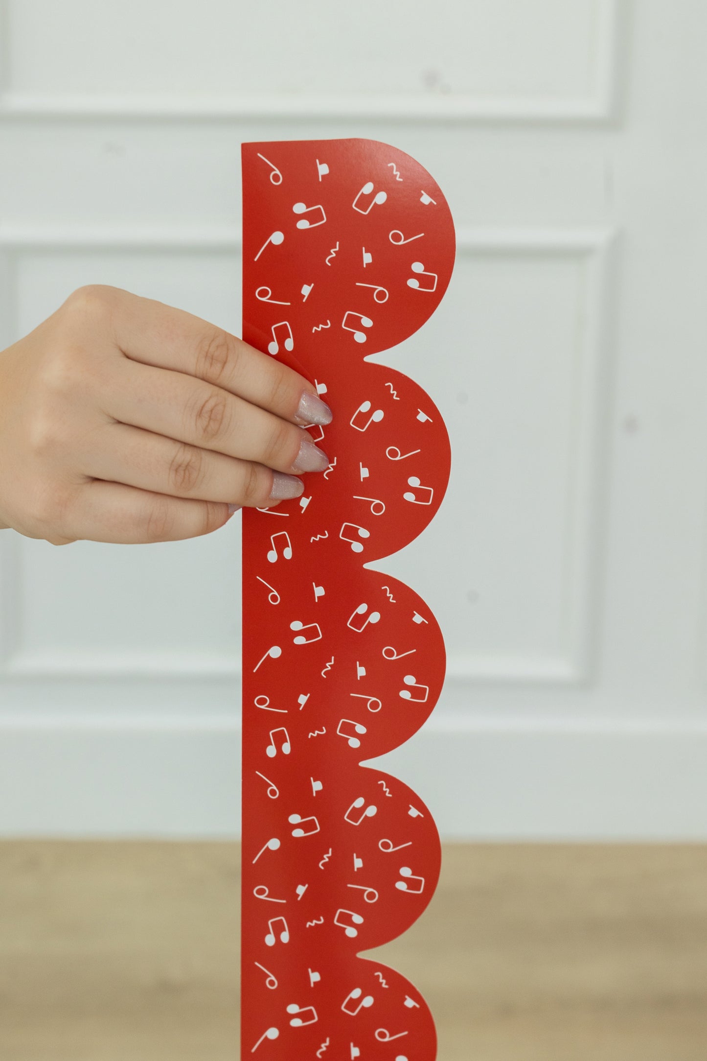Red Music Notes Scallop Bulletin Board Border
