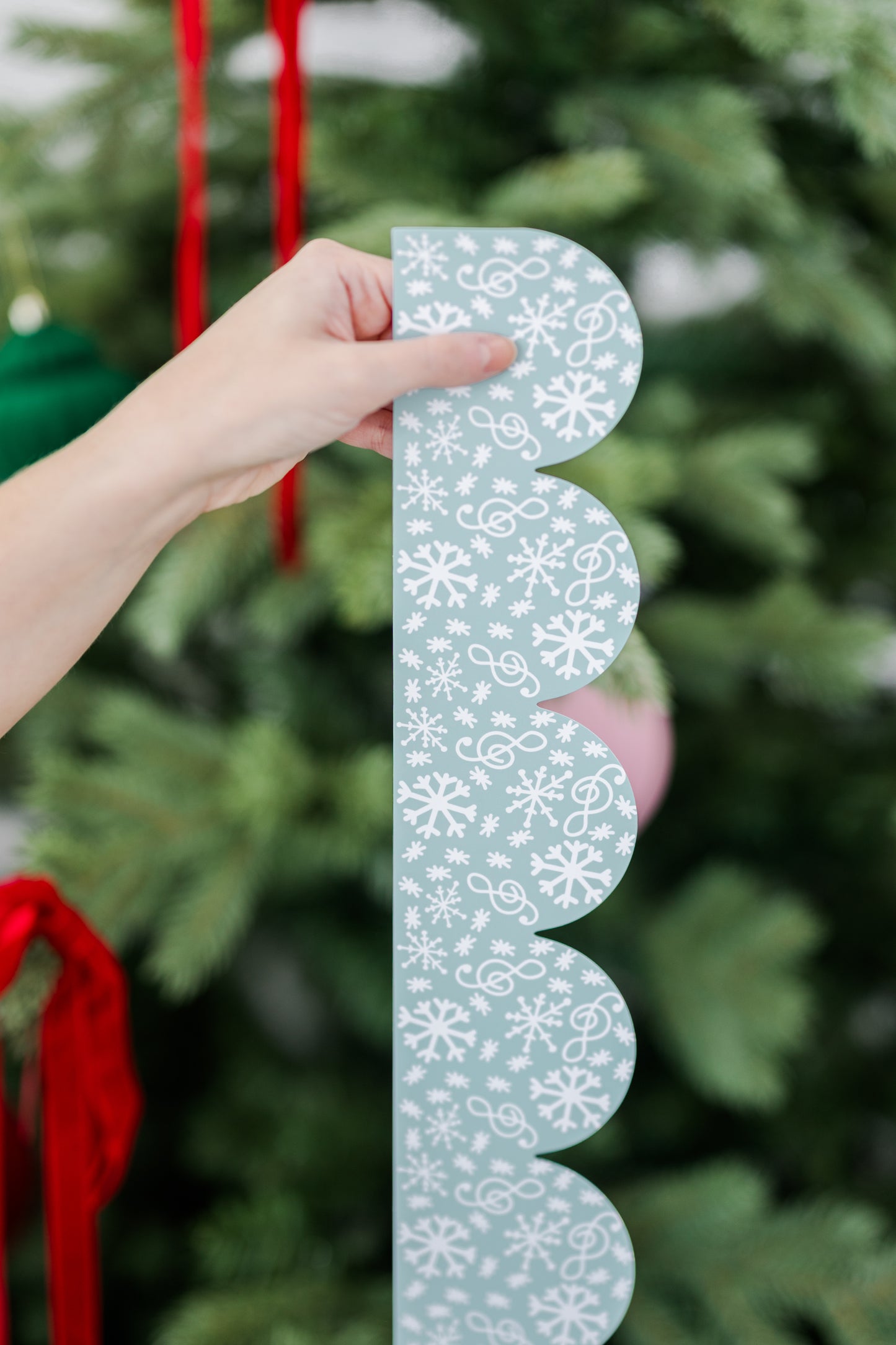 Let It Snow Scallop Bulletin Board Border