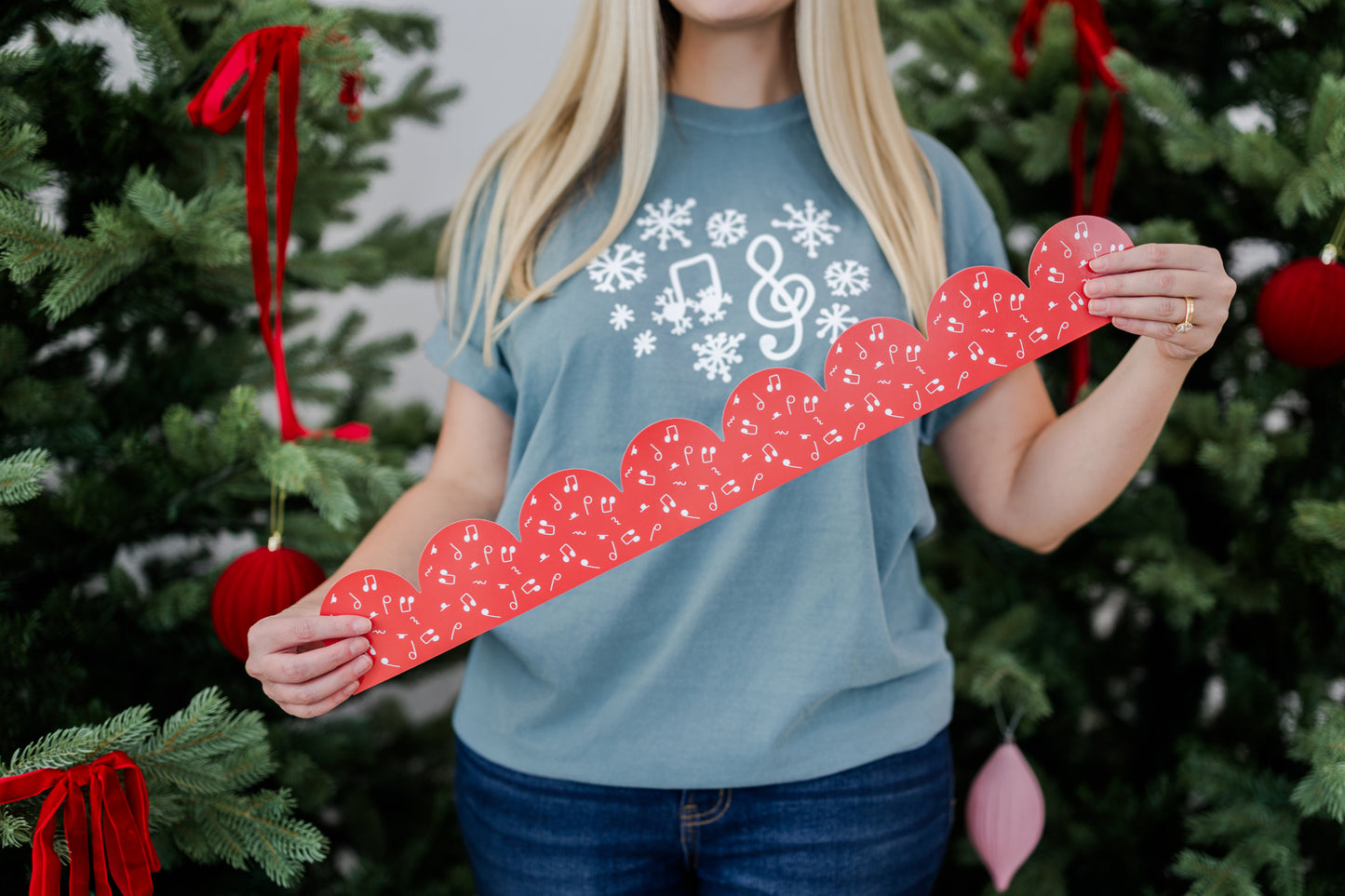 Red Music Notes Scallop Bulletin Board Border